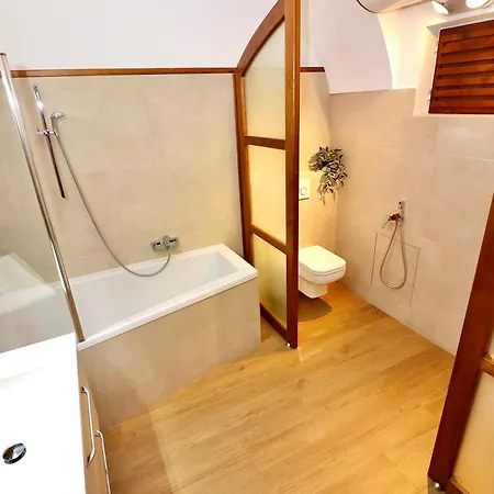 Casso In Historical Center